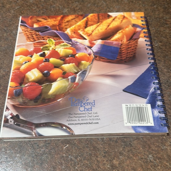 5/$25.00 Pampered Chef Casual Cooking Easy Recipes for Indoors & Out - Picture 2 of 2